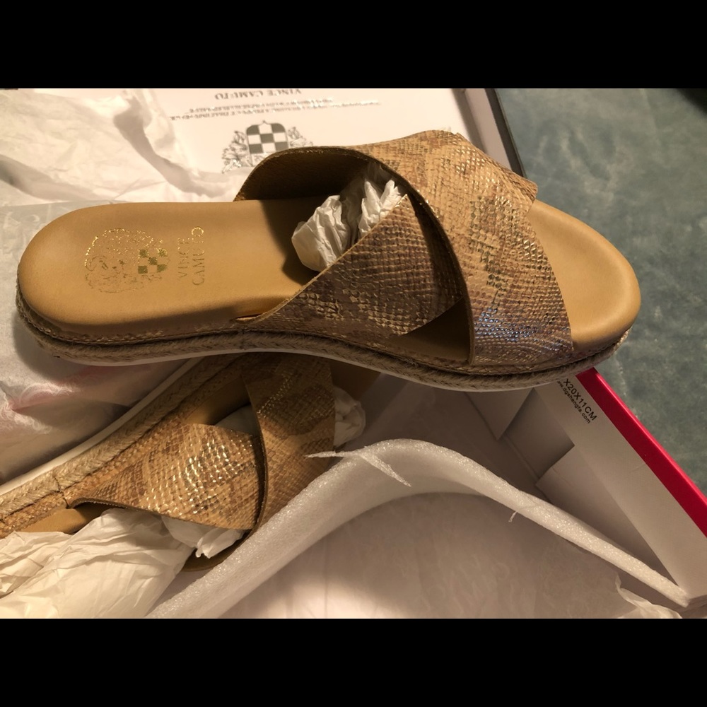 Vince Camuto slides